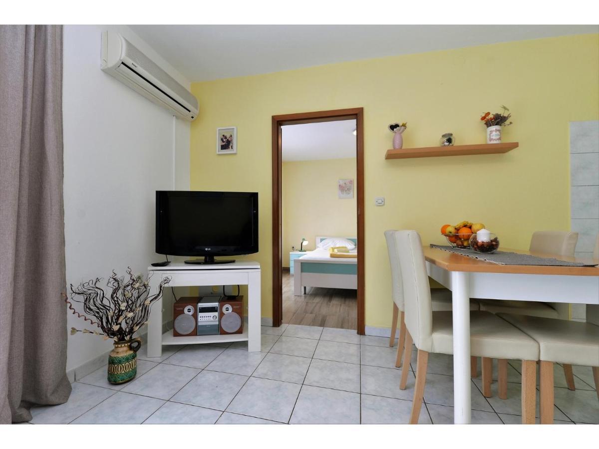 Apartments Kostelic Murter Luaran gambar