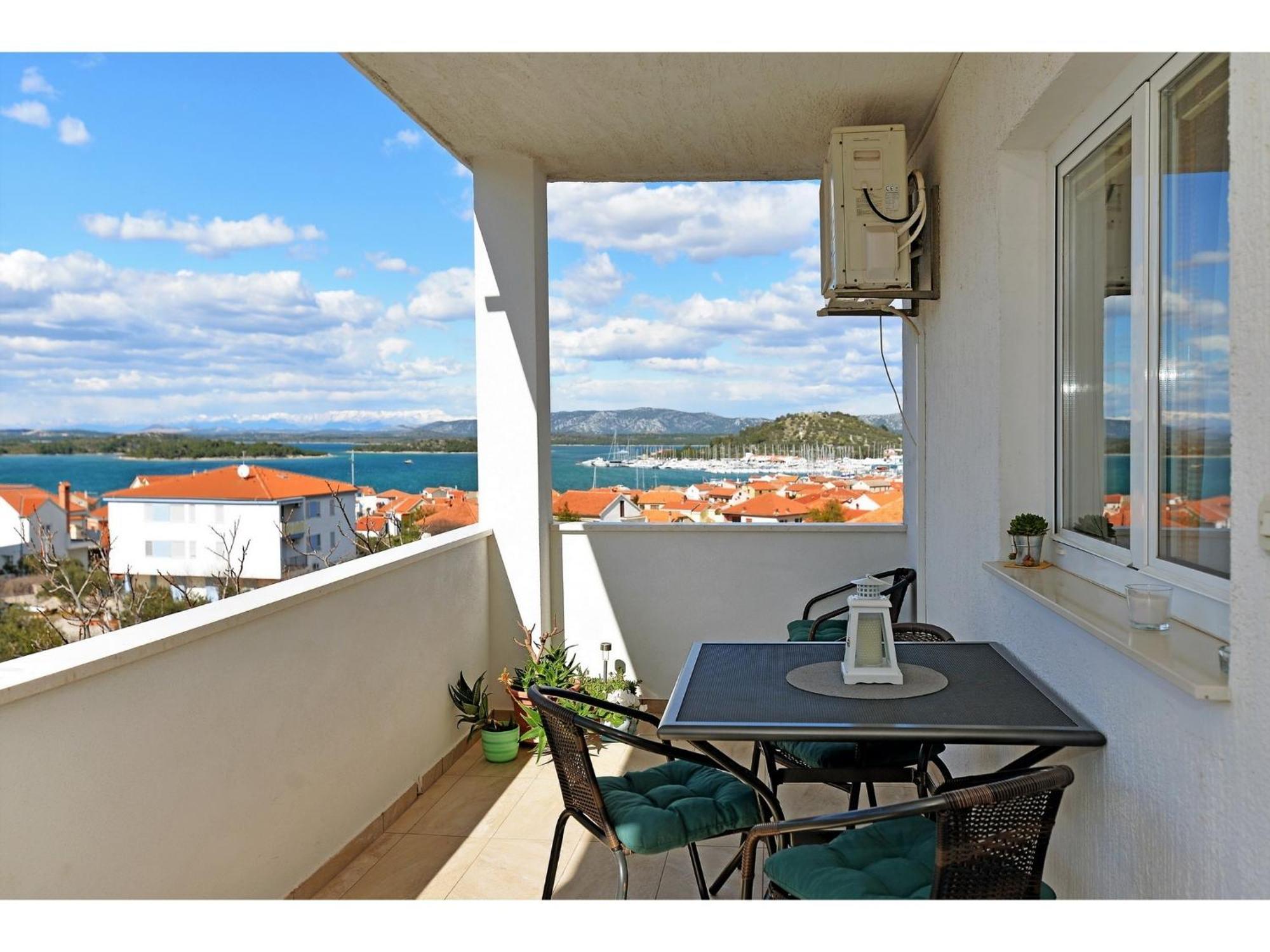 Apartments Kostelic Murter Bilik gambar