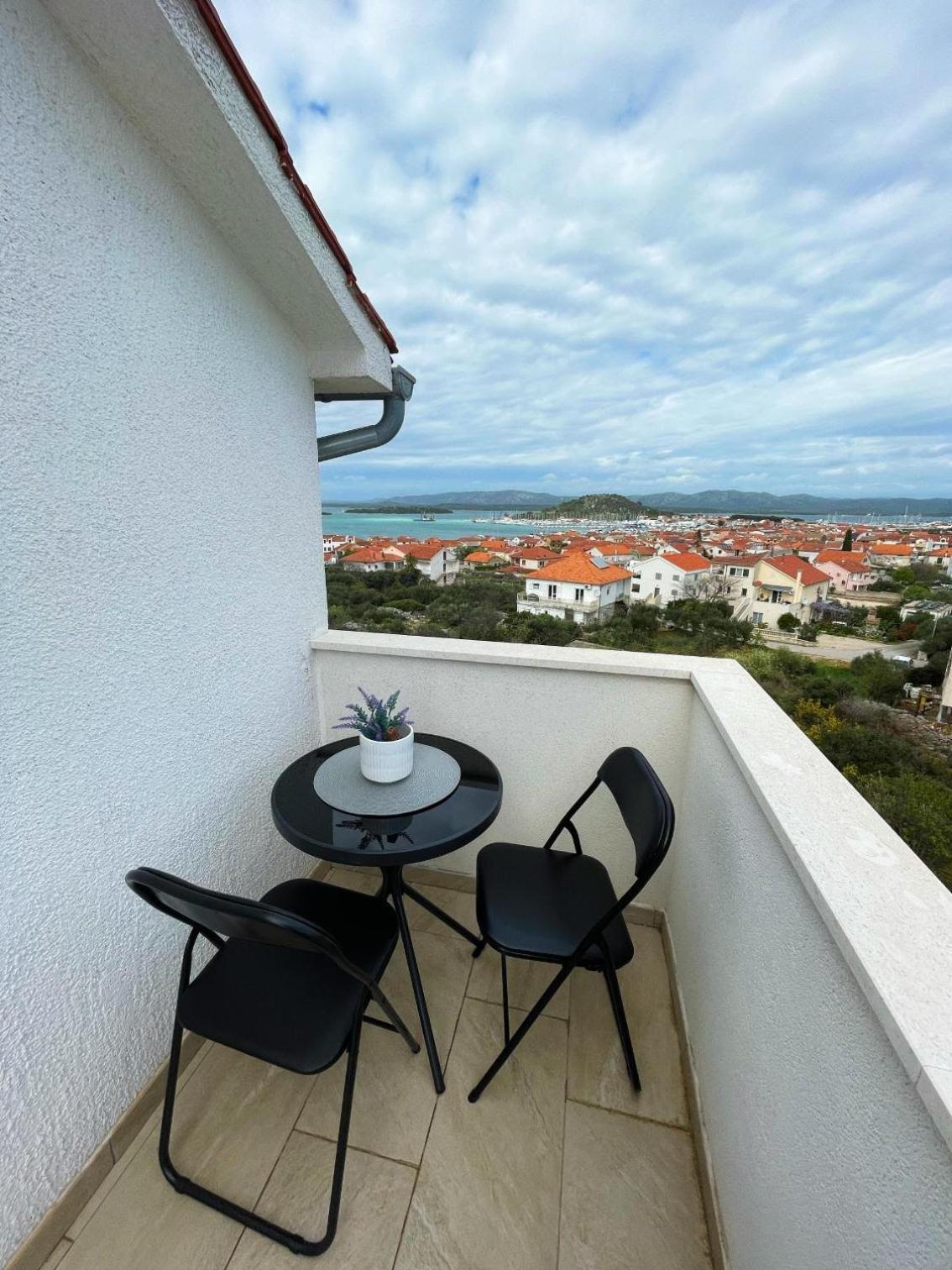 Apartments Kostelic Murter Luaran gambar