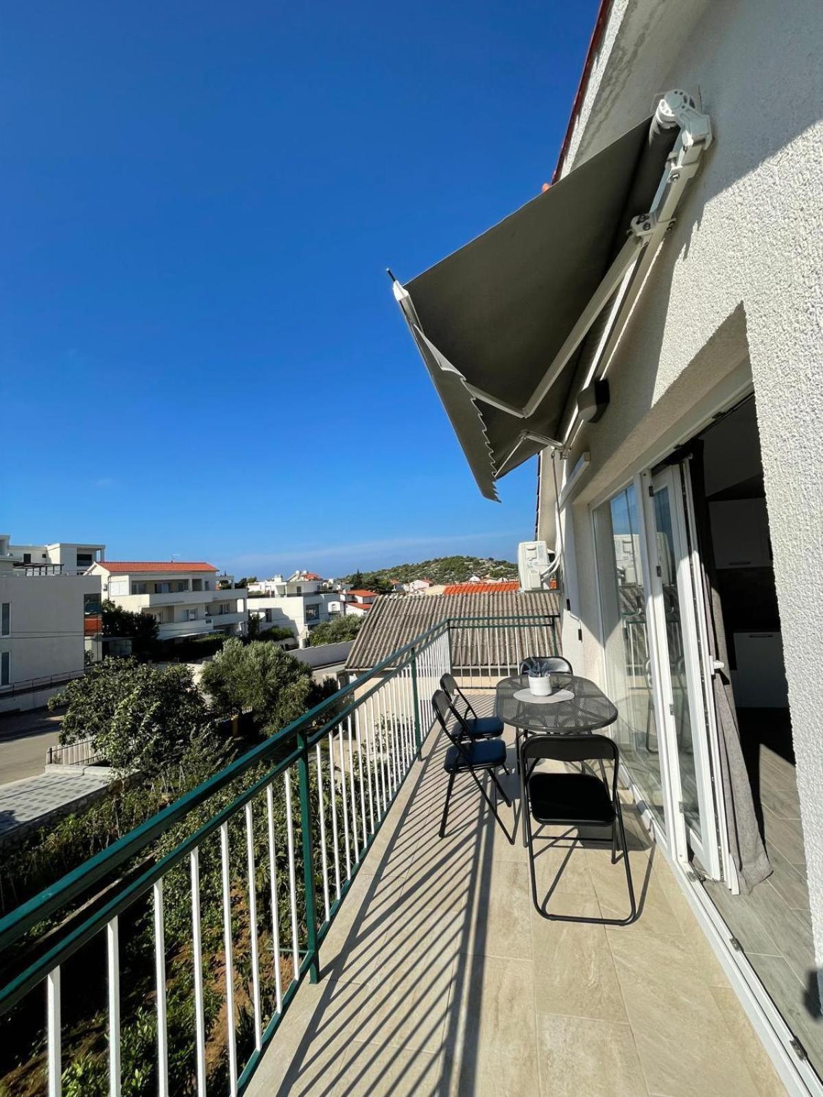 Apartments Kostelic Murter Bilik gambar