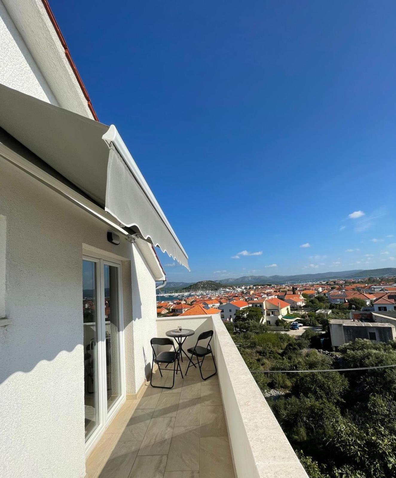 Apartments Kostelic Murter Bilik gambar