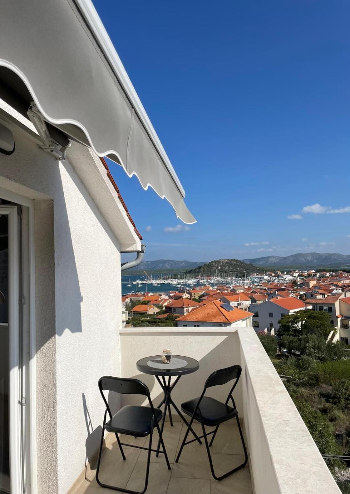Apartments Kostelic Murter Luaran gambar