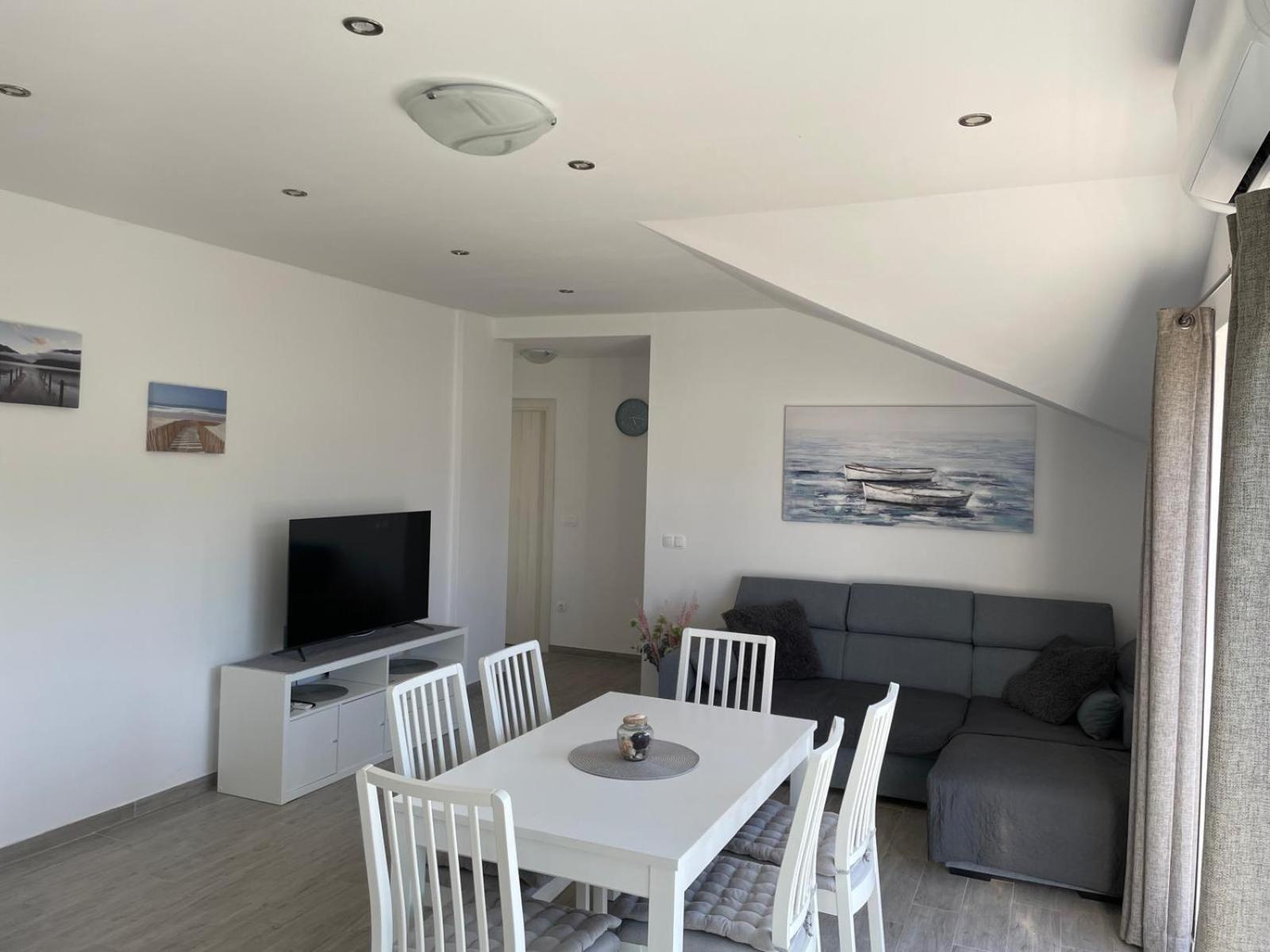 Apartments Kostelic Murter Bilik gambar