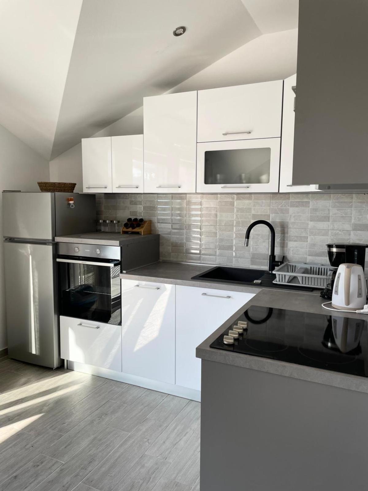 Apartments Kostelic Murter Bilik gambar