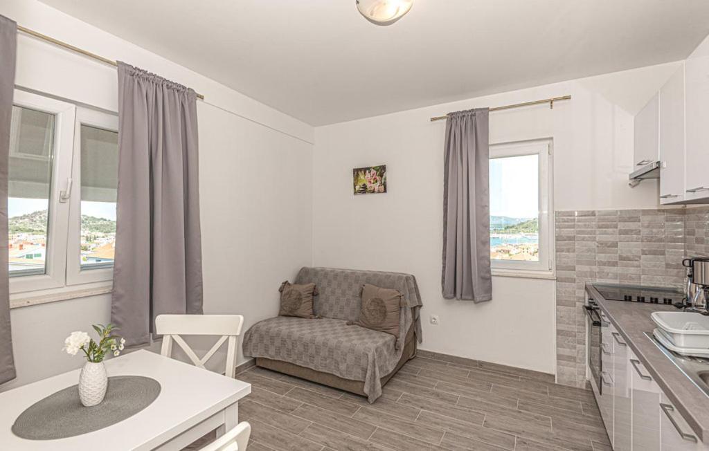 Apartments Kostelic Murter Bilik gambar